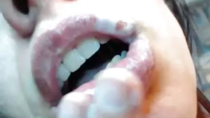 شستشو کثیف برده و او را با فیلم سکسی عربی عراقی صدا غذا خوردن